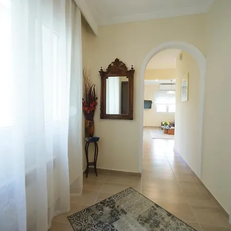 Nana's & Pepi's House Apartment